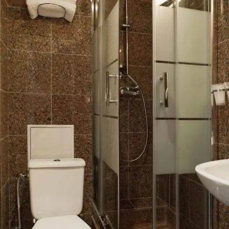 Americain Hotel 2*